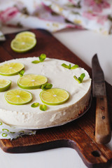 Lime cheesecake with mint