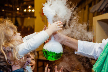 Experiments with dry ice for children