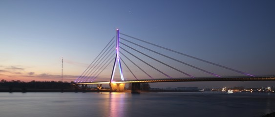 Rheinbrücke abend 
