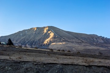 горный пейзаж, красивый вид на скалы, природа Северного Кавказа, Осетия