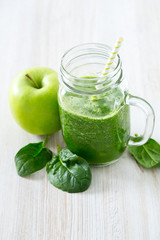 healthy green spinach smoothie