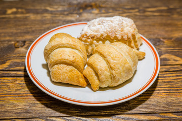 The baked bun.