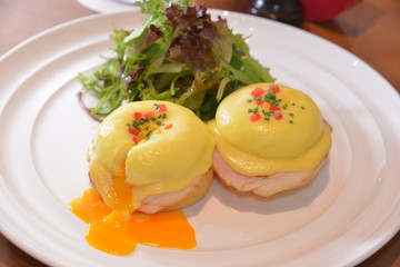 Shinjuku Sarabeth American breakfast Eggs Benedict