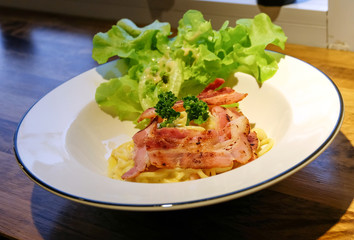 spaghetti Carbonara with ham and cheese
