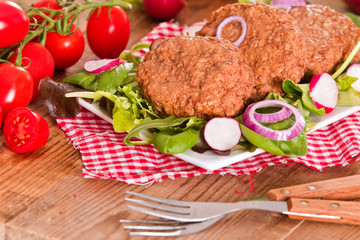 Meatballs with salad. 