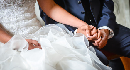 Obraz premium bride & groom in church