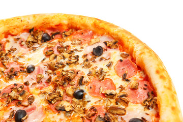Delicious classic italian Pizza with spicy chicken, mushrooms and cheese.