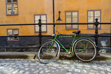 Altes Fahrrad in den Gassen Stockholms