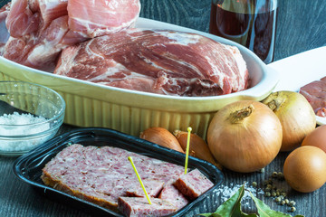 Pâté de campagne et ses ingrédients de fabrication
