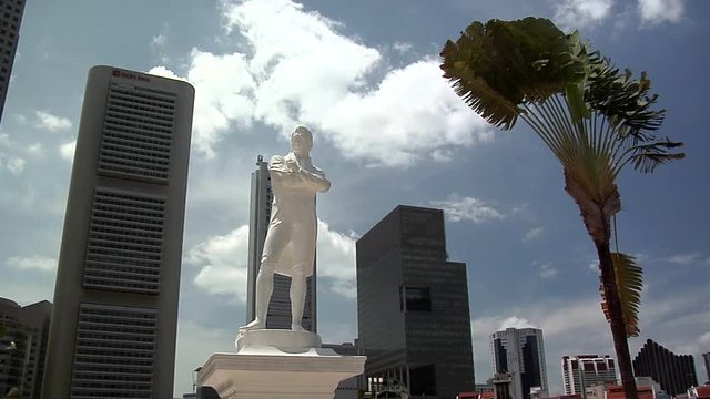 Historical Site and Statue of Sir Thomas Stanford Raffle (first landed in Singapore 1819)