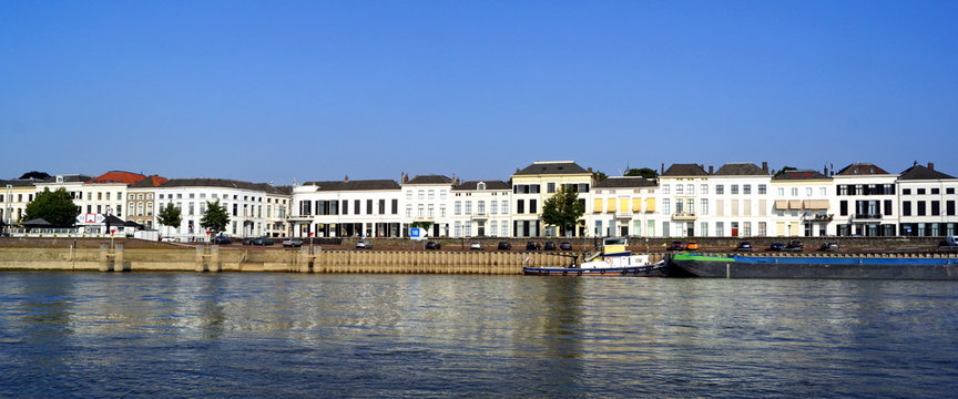 ZUTPHEN ( Niederlande ) - Stadtpanorama