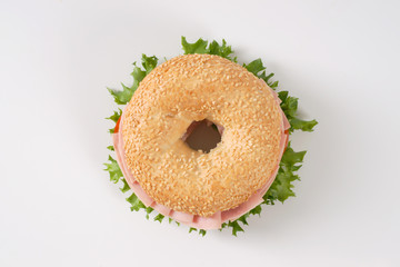 bagel sandwich with ham