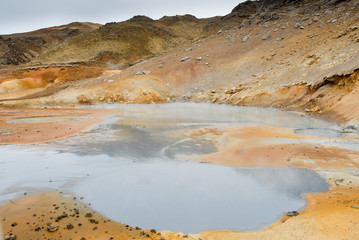 Heiße Seen auf Island