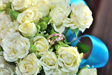 wedding rings and roses