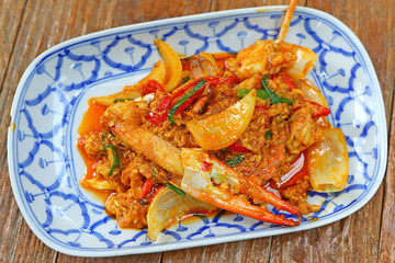 Fried crab with curry powder.