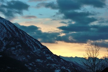 Obraz premium Sunset over the italian Apls