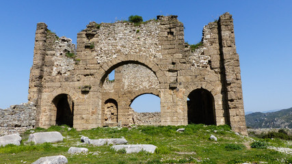 Fototapeta na wymiar Ancient romanian ruins in Turkey