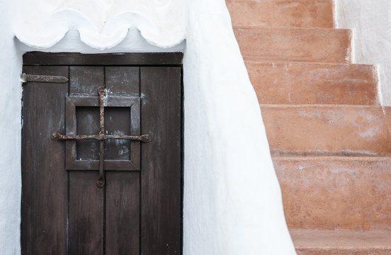 detail of a door in binibeca