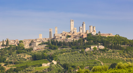Fototapeta na wymiar Panoramic view of the famous medieval town of San Gimignano - Tuscany (Italy)
