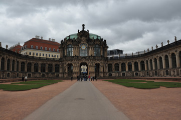 Fototapeta na wymiar Dresden Art Gallery in cloudy weather