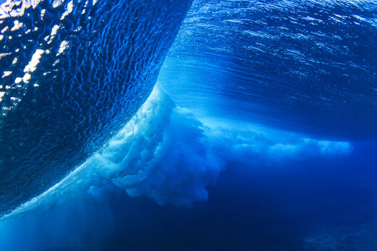 Waves undersea