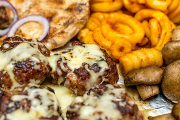 Mixed meat with vegetables