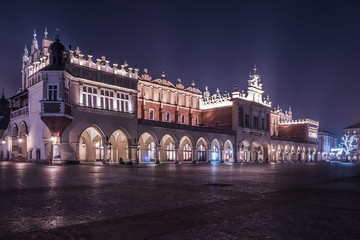 Fototapeta na wymiar Krakow Cloth Hall (Sukiennice) at Night