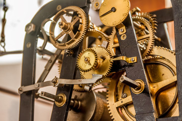 analog clockwork gear mechanism