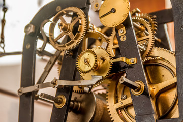 analog clockwork gear mechanism