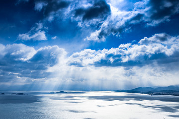 雲と海