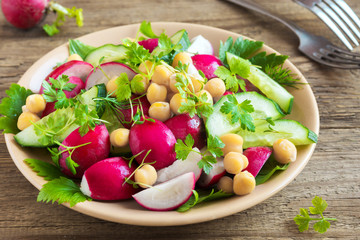chickpea and vegetables salad