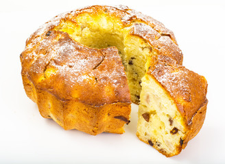 Cake with apples, pears and raisins