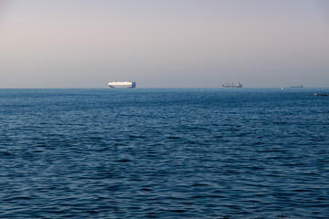 Petroliere nel mare