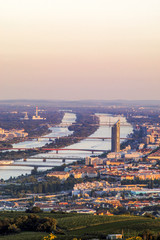 Obraz premium View to vienna from hill 