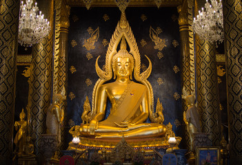 The temple is famous for its gold sculpture of the Buddha, known as Phra Phuttha Chinnarat in Thailand.