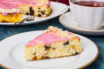 Cheesecake with dried fruits and glaze