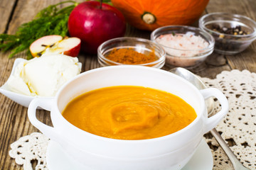Pumpkin and apple puree with cream cheese