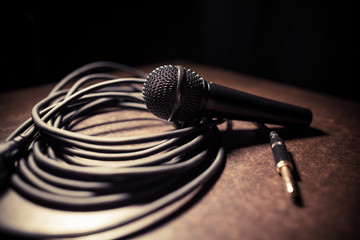 Obraz premium Microphone and cables