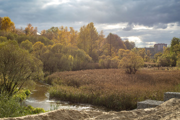 Fototapeta na wymiar Осенний пейзаж на Пехорке
