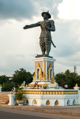 Fototapeta na wymiar Statue of king Anouvong in Vientiane, Laos