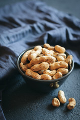 Peanuts in shell