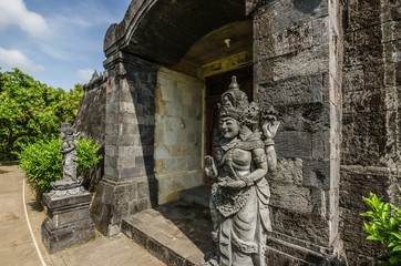 buddhistischer tempel bali