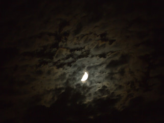 Obraz na płótnie Canvas moon with clouds at night