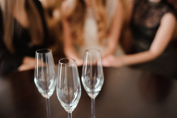 Empty glasses in restaurant