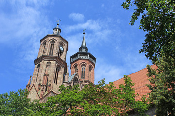 Fototapeta premium Göttingen: Türme der St. Johanniskirche (14. Jh., Niedersachsen)