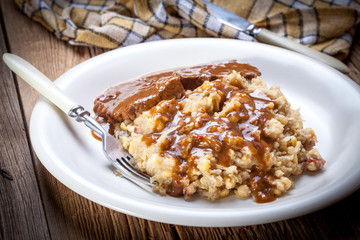 Braised beef with cabbage.