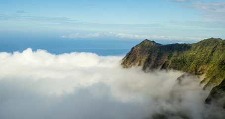 Obraz premium Mountain Peak Above Cloud Level