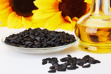 Sunflower oil, seeds and sunflowers.