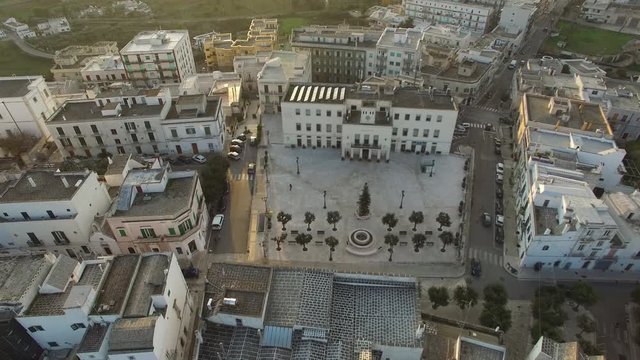 Flight from the town hall towards the old town
Drone on the town in south Italy