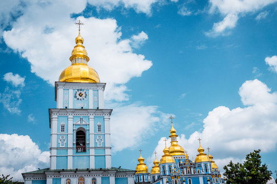 Древняя колокольня Михайловского собора в Киеве